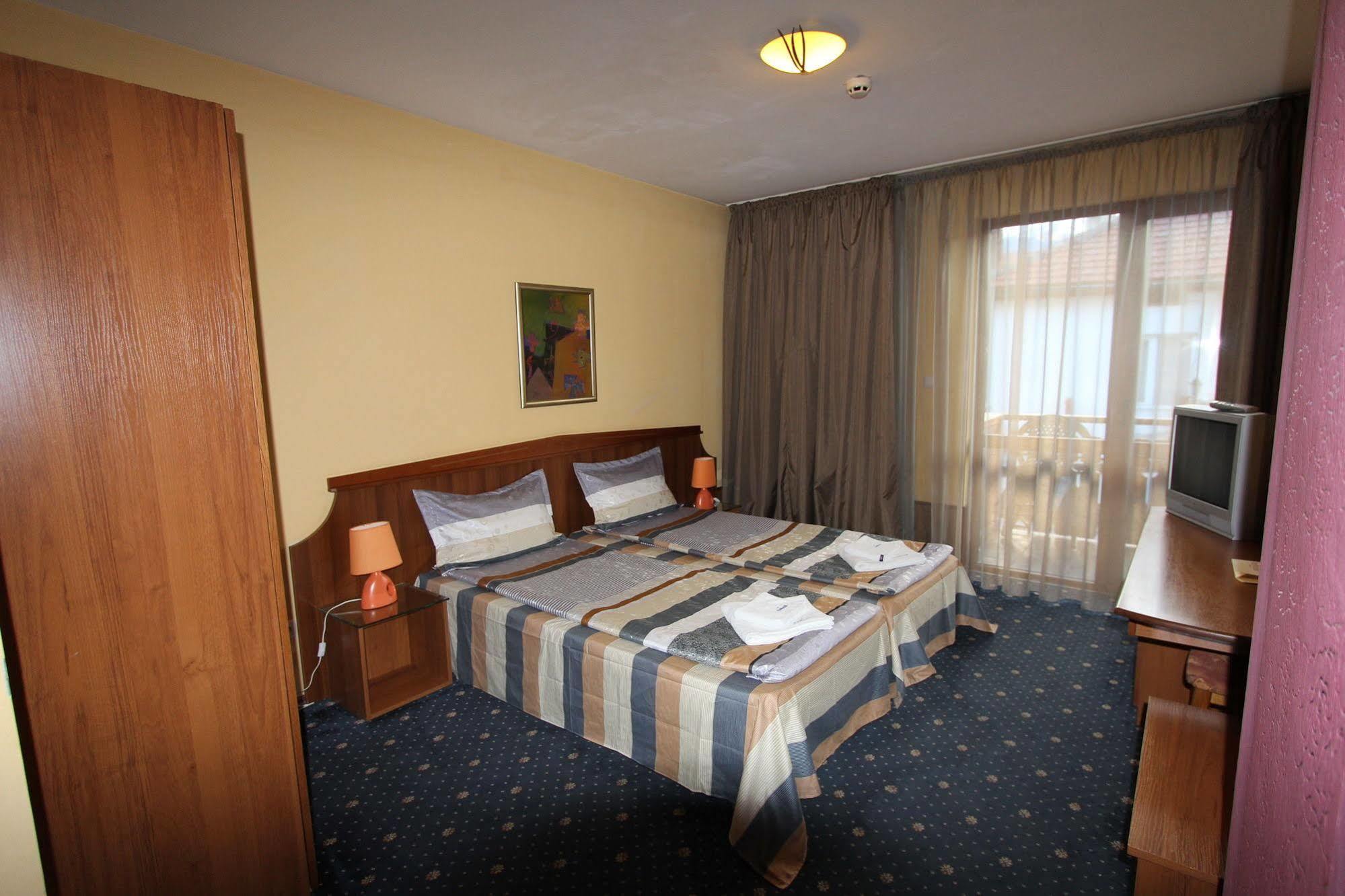 Kap House Family Hotel